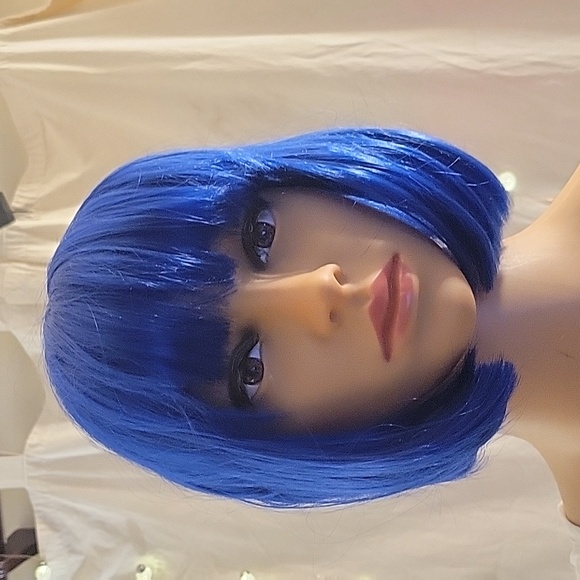 Short blue bob wig - Picture 2 of 5